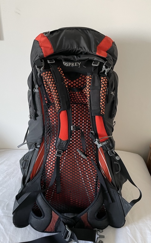 Osprey Exos 58 Blaze (black & orange) Rear View